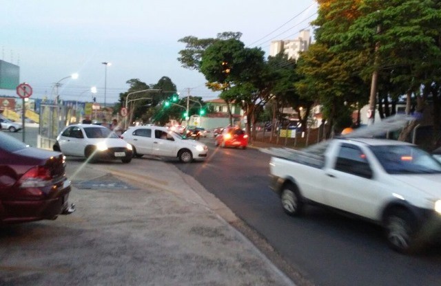 2018420_FOTO - Nenê Réstio sugere ação para coibir trânsito irregular próximo ao São Vicente